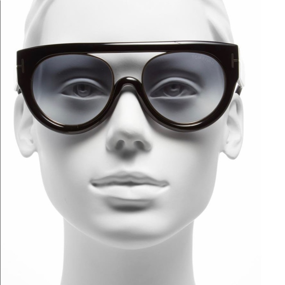 Tom Ford Sunglasses - Picture 5 of 5